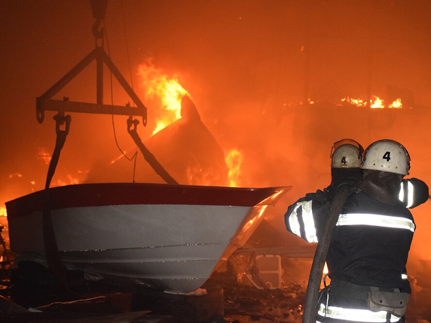 На Кипре сгорели две лодки