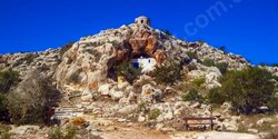 Agioi Saranta – пещерная часовня в Протарасе