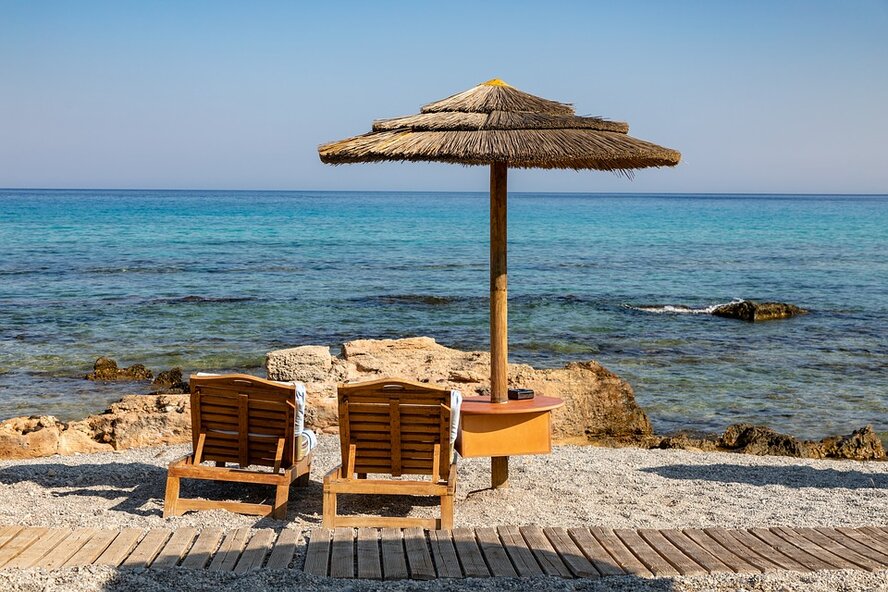 Церкви и пляжи Кипра откроются 23 мая