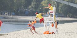 На пляжах Ларнаки хотят увеличить количество спасателей