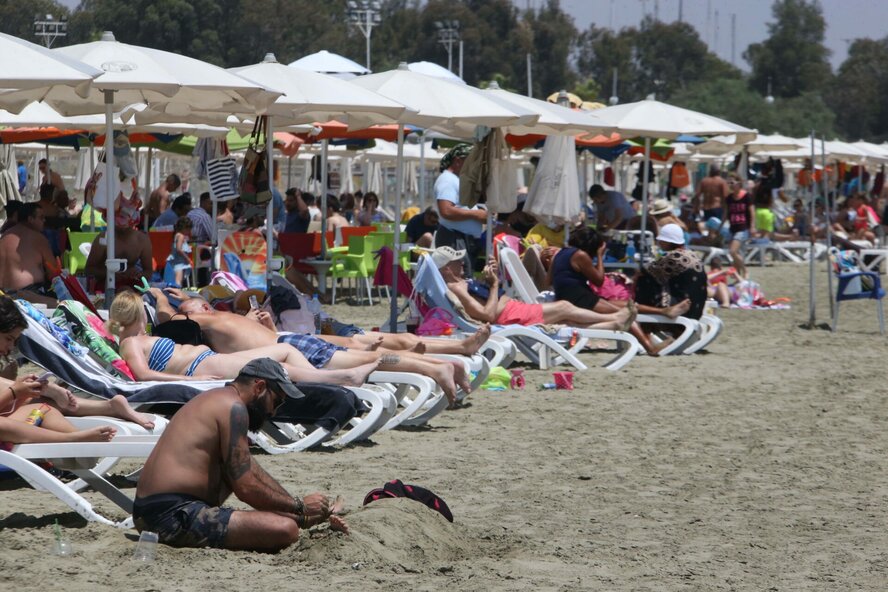 Кипр в пятерке лидеров среди стран ЕС, где рабочие не могут позволить себе оплатить недельный отпуск