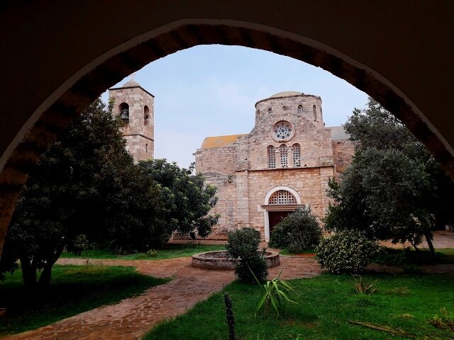 Монастырь апостола Варнавы на северном Кипре