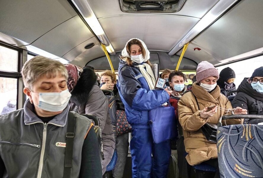 В Лимассоле на просьбу надеть маску пассажир автобуса отправил водителя в нокаут