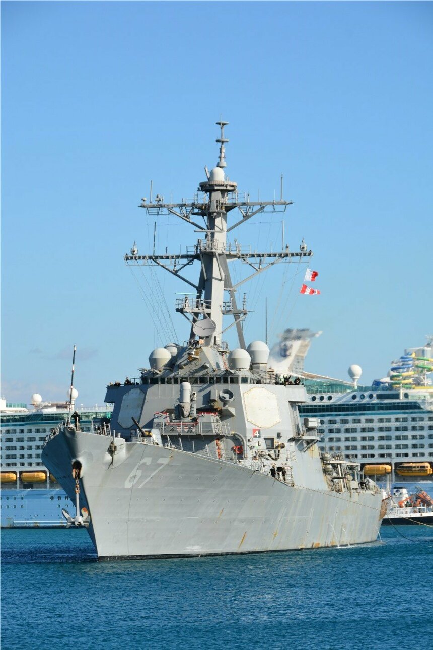 В порт Лимассола зашел эскадренный миноносец USS Cole: фото 5