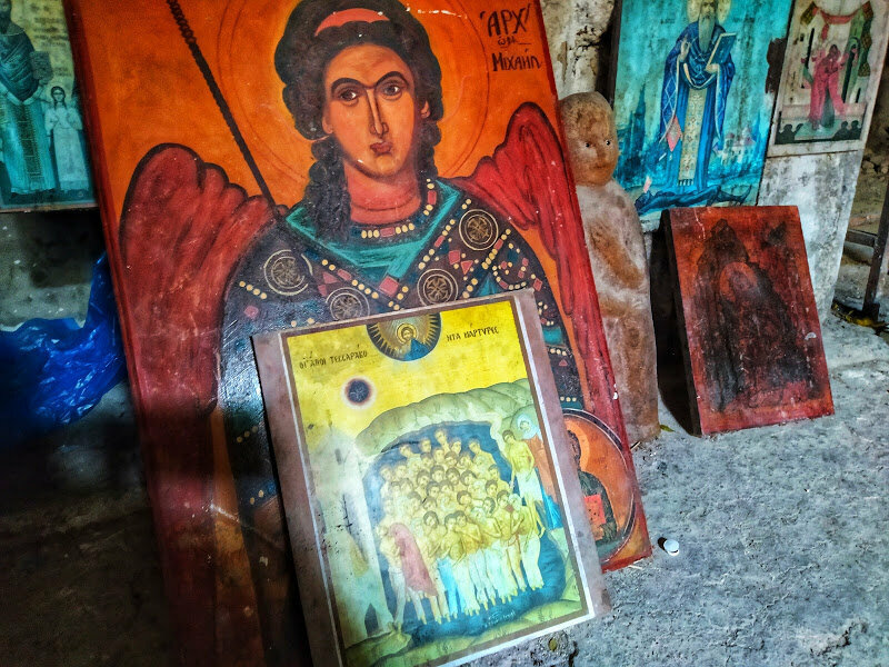 Икона архангела Михаила в святой пещере