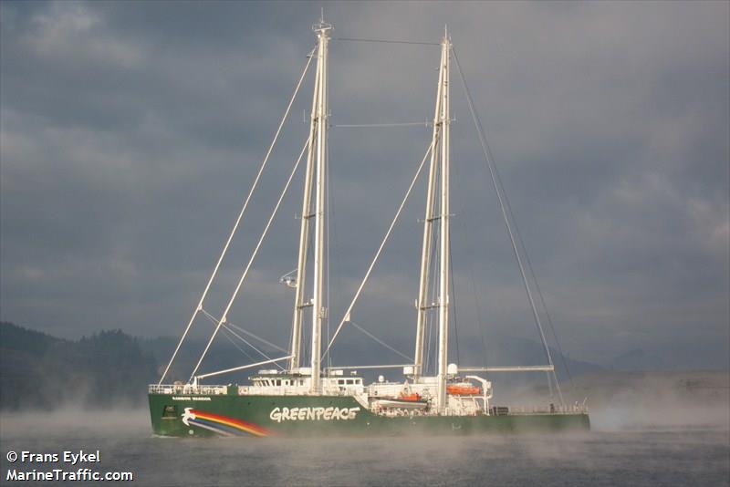 В гавань Лимассола зашло флагманское судно организации Greenpeace "Rainbow warrior" : фото 4