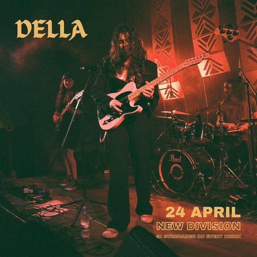 Della Live
