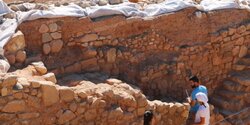 В Палеа Пафосе археологи нашли самый древний торговый центр на Кипре