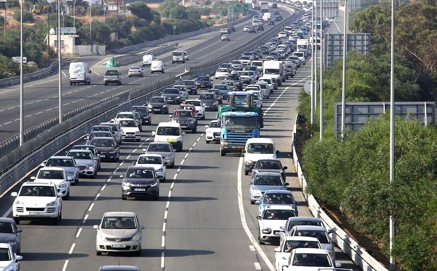 Кипр попал в ТОП-5  стран ЕС с самым высоким соотношением количества автомобилей к численности населения