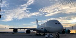 В аэропорту Ларнаки приземлился самый большой самолет в мире