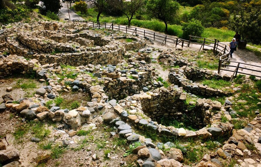 На Кипре в районе Пафоса был раскопан древний дом