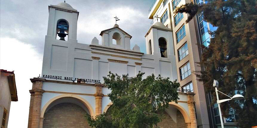 Церковь Святой Екатерины - необычное и величественное здание на набережной Лимассола! (Фото)