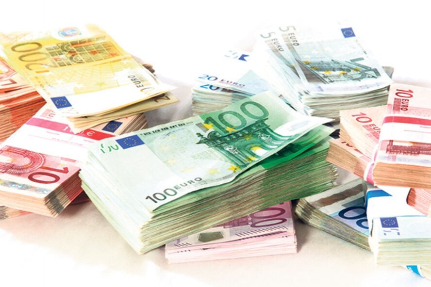 10 000 евро наличными на Кипре теперь криминал