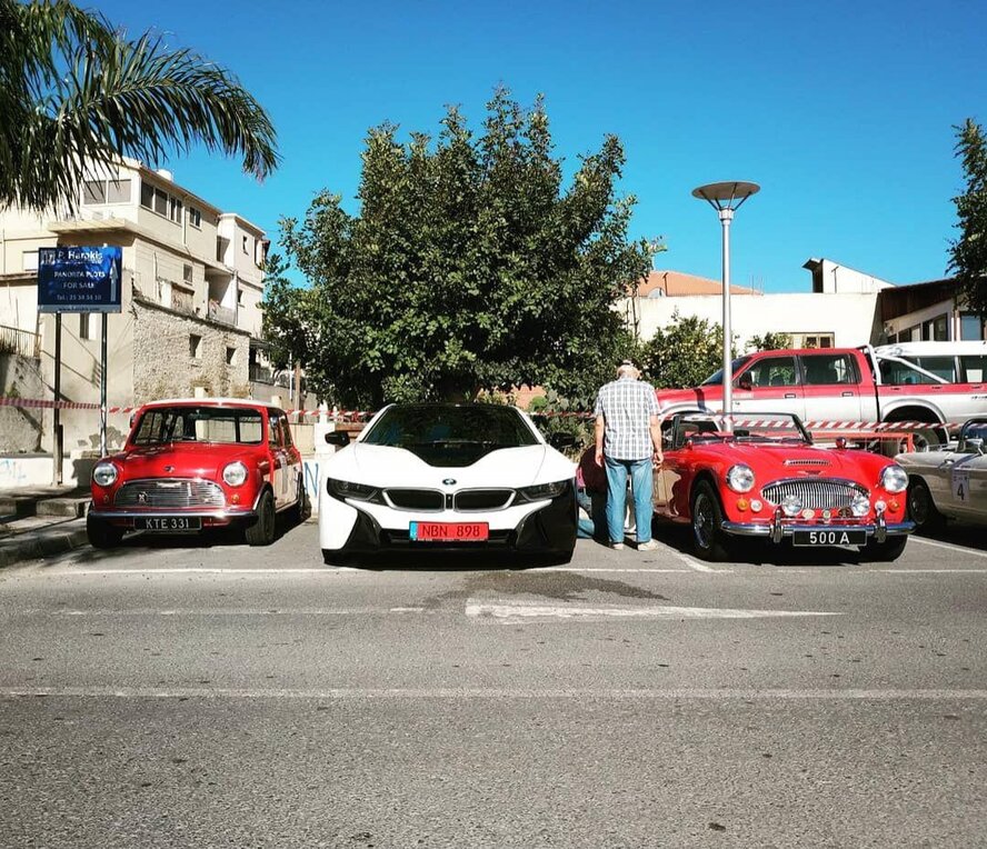 От детройтского барокко до электрокаров: майское ралли классических автомобилей на Кипре