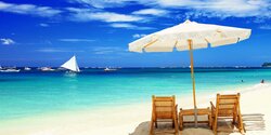 Бесплатные зонтики и шезлонги на пляжах Паралимни