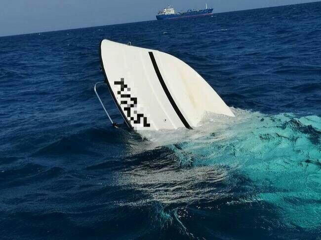 Полиция Кипра спасла шесть человек с тонущего судна
