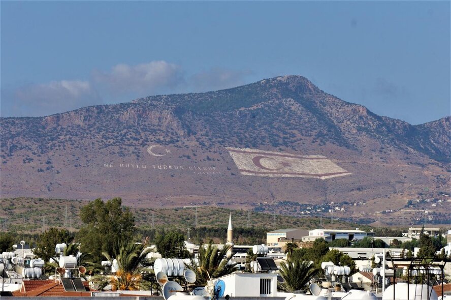 Гражданам третьих стран могут запретить ездить на северный Кипр