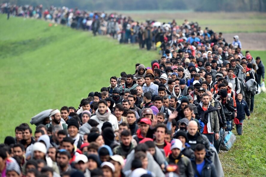 Турция откроет дверь в Европу миллионам беженцев 