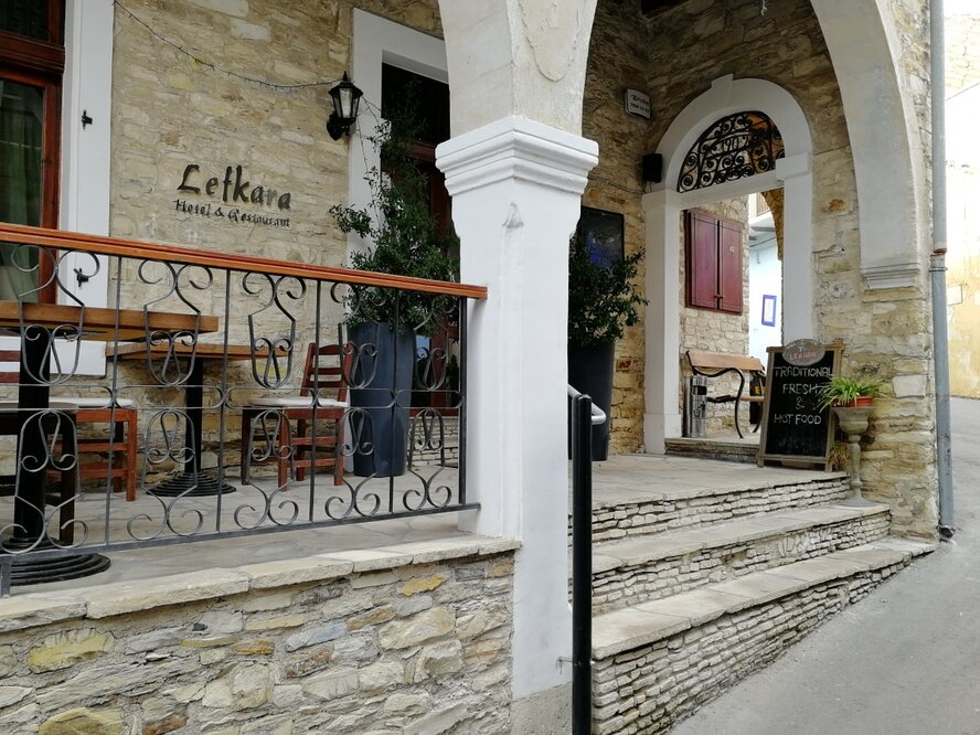 Продается действующий бизнес на Кипре. Отель-ресторан в Лефкаре