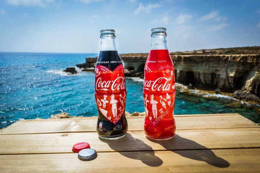 Coca-Cola выпустила лимитированную коллекцию бутылок с изображением Кипра