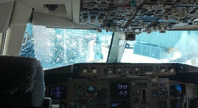 Самолет президента Анастасиадиса совершил аварийную посадку