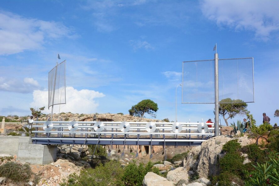 На Кипре появился мост в виде древнегреческого корабля