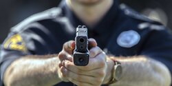 Сотрудник полиции Пафоса расстрелял 22-летних парней