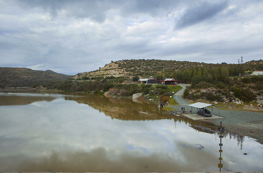 Полимидия - одна из красивейших плотин на Кипре