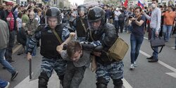 ​В Москве акции протеста, а на Кипре тишь да гладь. Совпадение? Не думаем