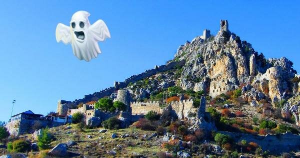 Британцы сфотографировали призрака в заброшенном замке на Кипре (фото)