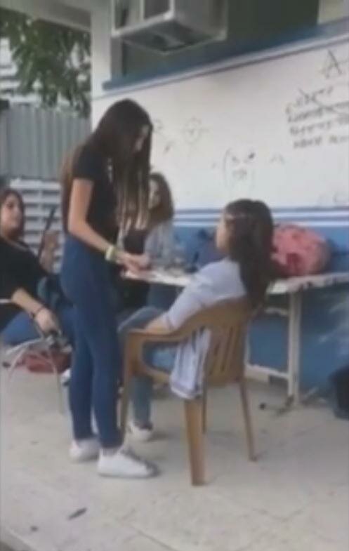 Кипрские школьницы необычайно суровы