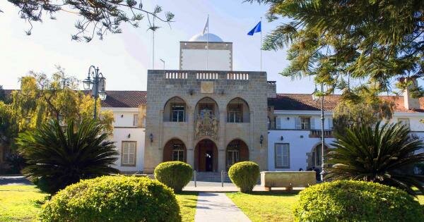 «Небелый дом» президента Кипра. Интерьеры дворца в Никосии (фото)