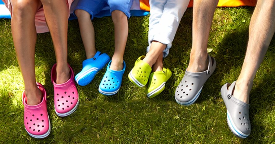 Crocs выпустили пляжные туфли - модель получила название Cyprus V