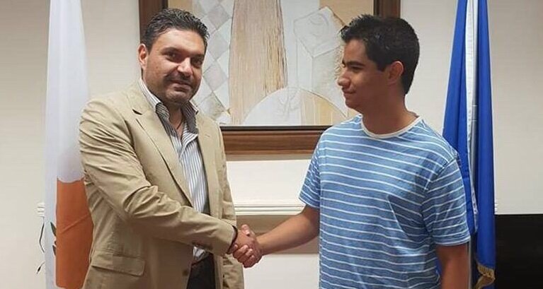 Иранский мальчик получил кипрское гражданство за выдающиеся достижения в области математики
