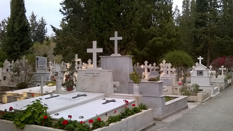 Проблемы создания кладбищ в Ларнаке возникли из-за атеистов