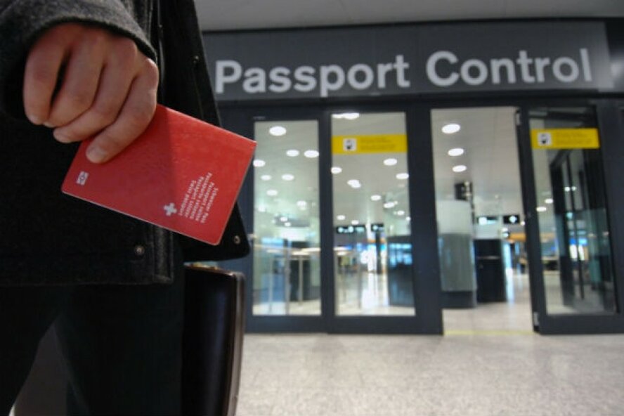 МИД России вручил ноту послу Кипра из-за проблем российских туристов на паспортном контроле