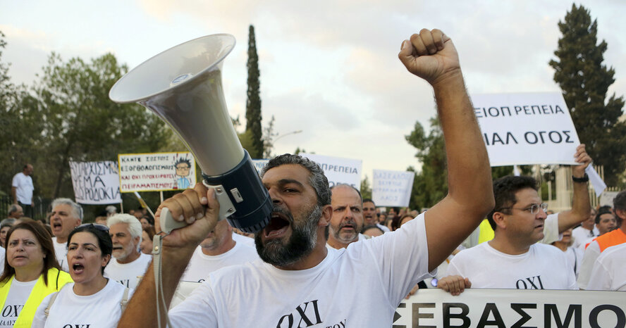 Кипр - самая протестная страна Европы, где бастуют по 300 дней в году!