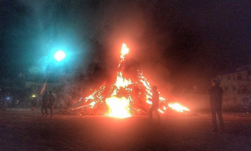 В Лимассоле на Пасхальном костре сожгли огромного кота