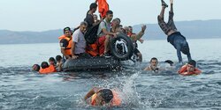 Кипрские спасатели выловили из моря тонущих беженцев