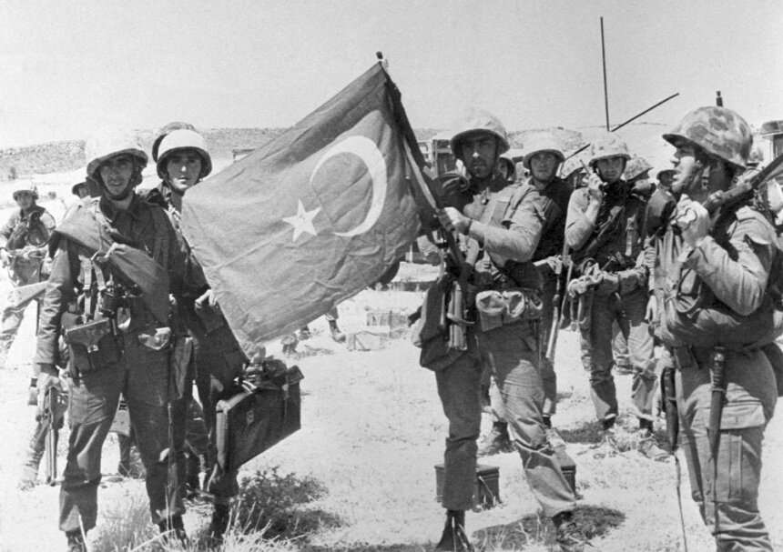 Сегодня на Кипре прозвучали сирены в память о начале турецкой операции «Атилла»