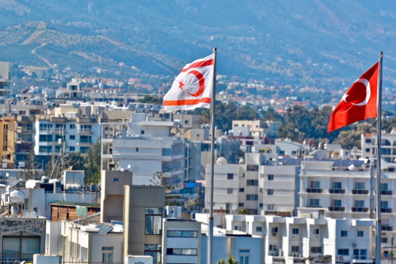 Турки-киприоты призывают присоединить Кипр к Турции