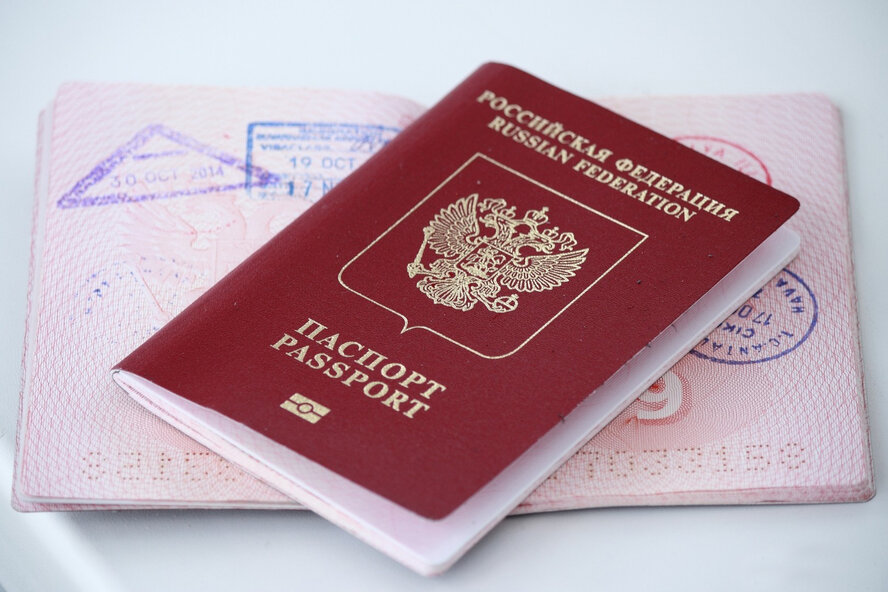 Российские посольства перестали выдавать биометрические загранпаспорта