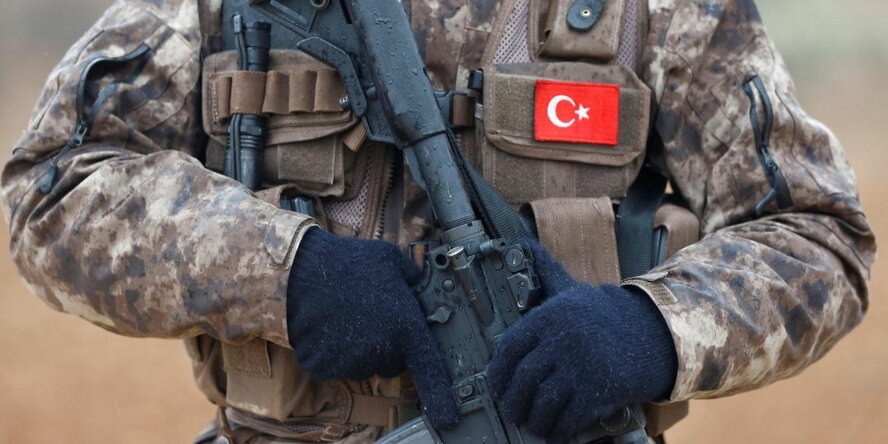 Вооруженные турецкие солдаты, угрожая оружием, выгнали греко-киприота из мертвой зоны в Дении