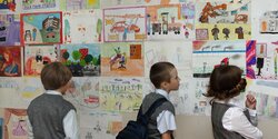 В Никосии на выставке школьного рисунка дети нарисовали символику крайне-правых организаций