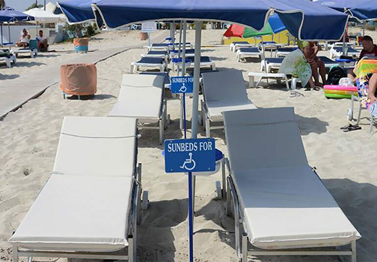 Айа-Напа улучшает пляж для людей с ограниченными возможностями