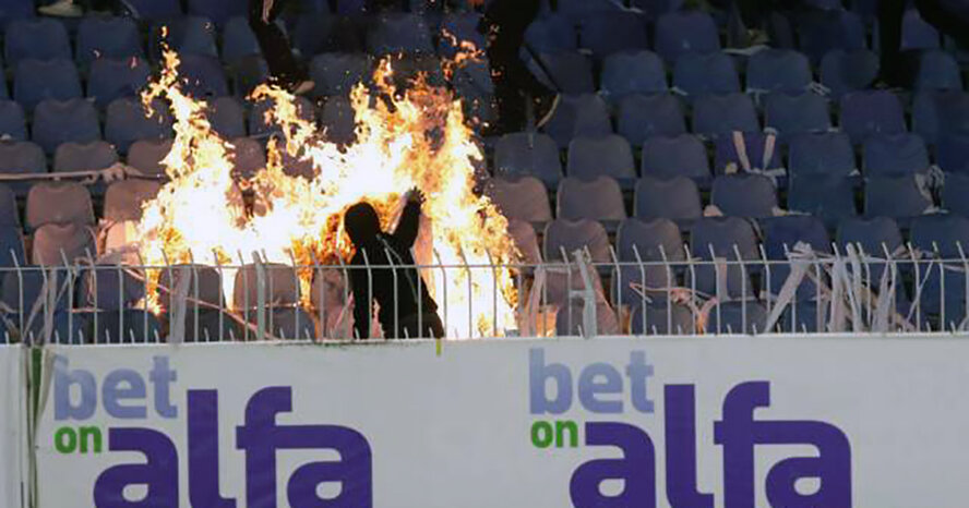 Болельщики «Омонии» подожгли стадион в Никосии после поражения их команды (фото)