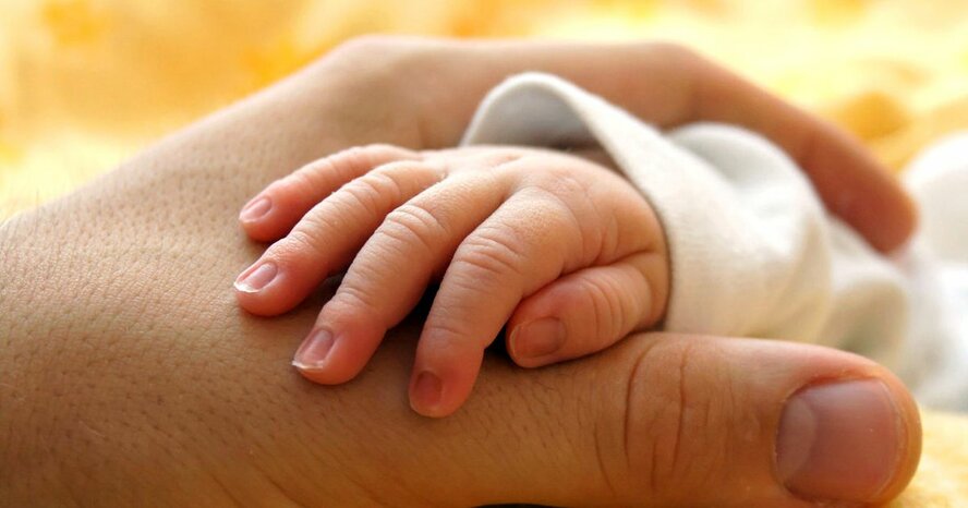 Двухмесячного младенца в Пафосе едва не отправили живого в морг