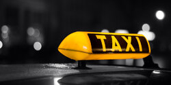 Истории кипрских таксистов: необычные находки в такси