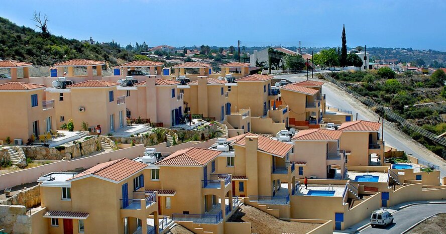 Как на Кипре недвижимость движется