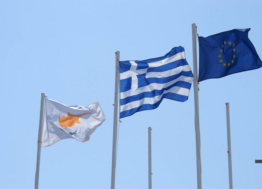 Кипр контролирует ситуацию в Греции.